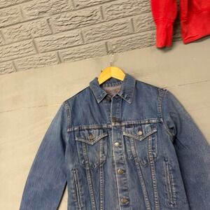 Vintage Levis Denim Trucker Jacket Medium Wash Blue Button Front 5085